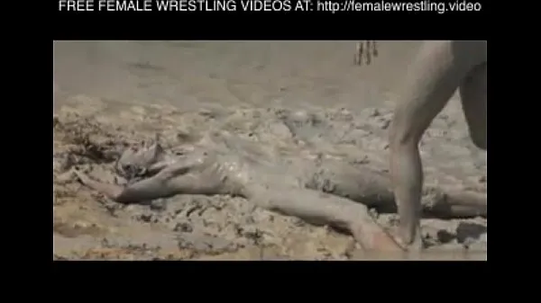Nieuwe Girls wrestling in the mud topfilms