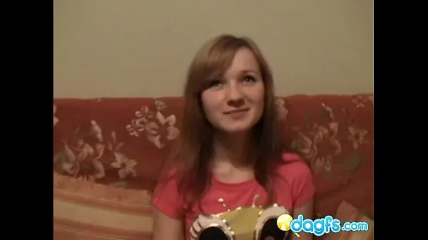 Nye Russian teen learns how to give a blowjob toppfilmer