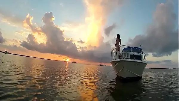 New Flashing on a boat top Movies