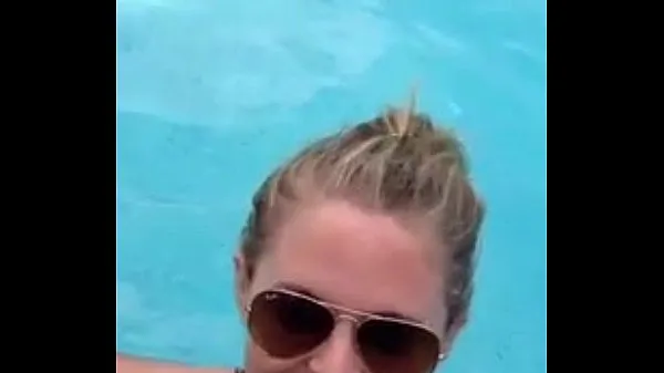 Nowe Blowjob In Public Pool By Blonde, Recorded On Mobile Phone najlepsze filmy