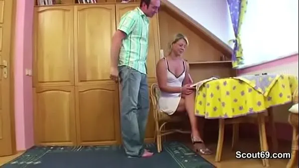 Nowe He Seduce Hot Step-Mom to get His First Fuck with Her najlepsze filmy