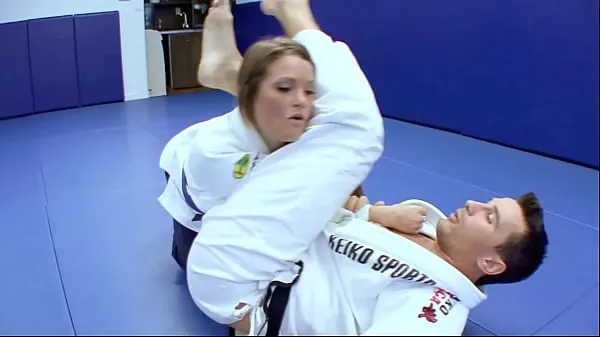 Novi Horny Karate students fucks with her trainer after a good karate session najboljši filmi