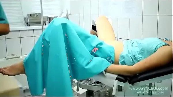 beautiful girl on a gynecological chair (33 Phim hàng đầu mới