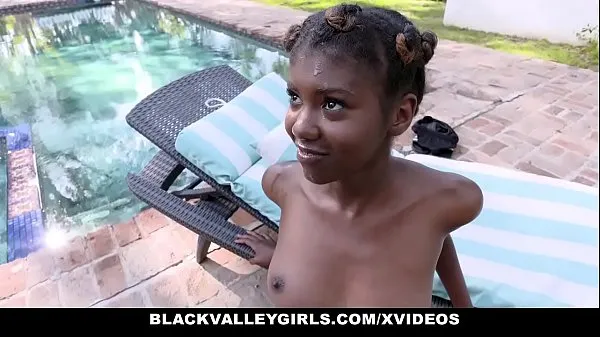 نئی BlackValleyGirls - Hot Ebony Teen (Daizy Cooper) Fucks Swim Coach ٹاپ موویز