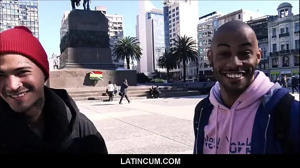 Nuovi Spagnolo Latino Twink Kendro incontra il ragazzo nero latino in Uruguay per scopare la scena film principali