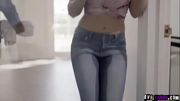 Nové Teen pisses herself infront of stepdad who now must clean up the wet mess nejlepší filmy