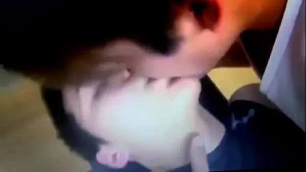 Nye GAY TEENS sucking tongues topfilm