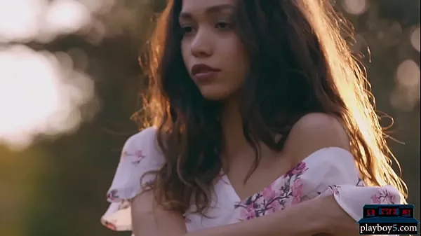 Nowe Petite Asian teen model Kit Rysha hot outdoor striptease najlepsze filmy