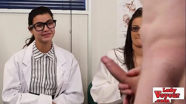 Novos English voyeur nurses instructing tugging guy principais filmes