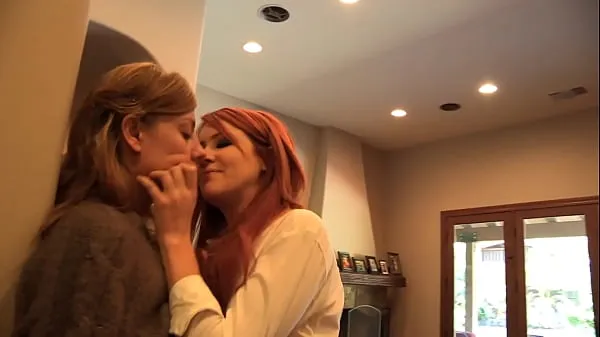 새로운 redhead MILF lesbian 인기 영화