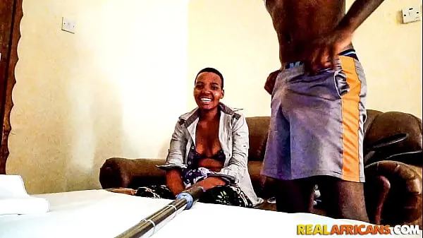 नई Real Amateur African Black Couple Homemade Sex On Sofa Selfie Stick Blowjob And Handjob To Missionary With Full Facial Cumsho शीर्ष फ़िल्में