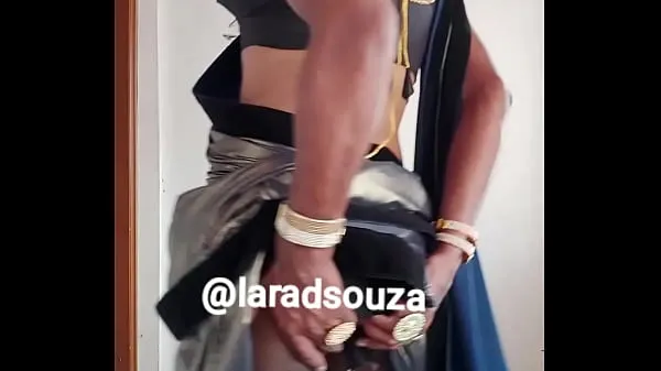 Nye Indian crossdresser slut Lara D'Souza sexy video in lycra saree part 2 toppfilmer