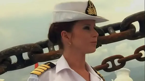 Yeni Cindy Works aboard the Cruise Ship and Spots Two Guys for a ThreesomeEn İyi Filmler