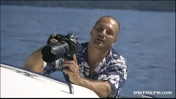 Nuovi Renata Black Takes on Two Guys While on a Boat as She Pulls off a DP film principali