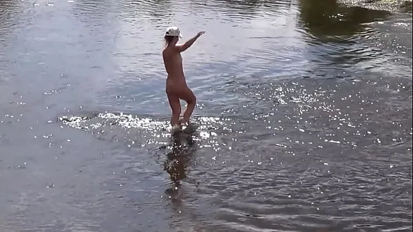 Russian Mature Woman - Nude Bathing Phim hàng đầu mới