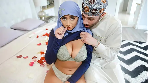Nye Arab Husband Trying to Impregnate His Hijab Wife - HijabLust toppfilmer