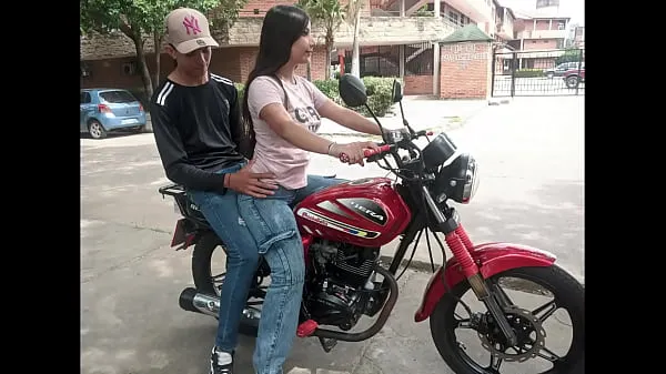 I WAS TEACHING MY NEIGHBOR DEK NEIGHBORHOOD HOW TO RIDE A MOTORCYCLE, BUT THE HORNY GIRL SAT ON MY LEGS AND IT EXCITED ME HOW DELICIOUS Film terpopuler baru